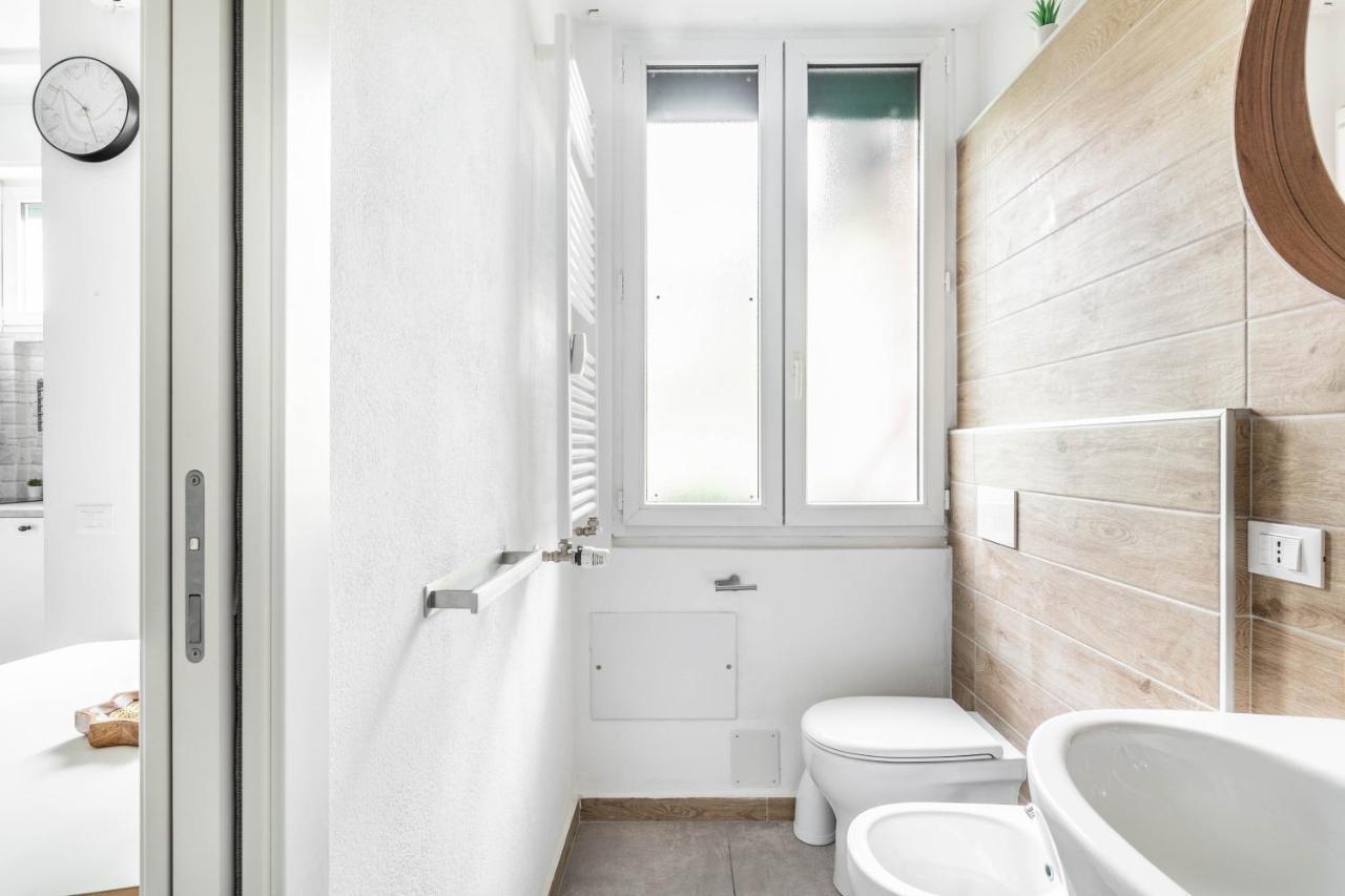 Eden House Sansiro-Duomo Netflix & Design Lägenhet Milano Exteriör bild